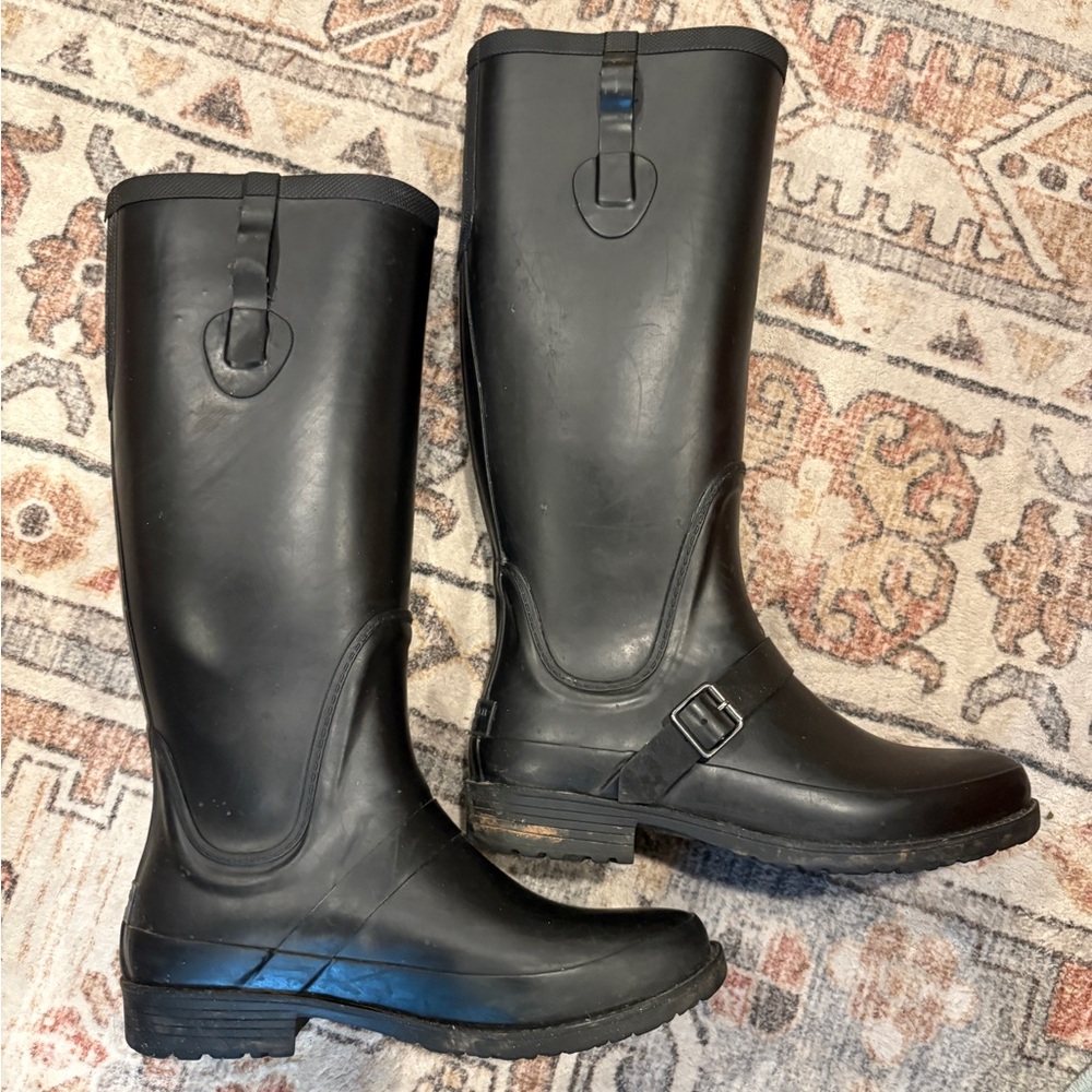 Black Rubber Rain Boots